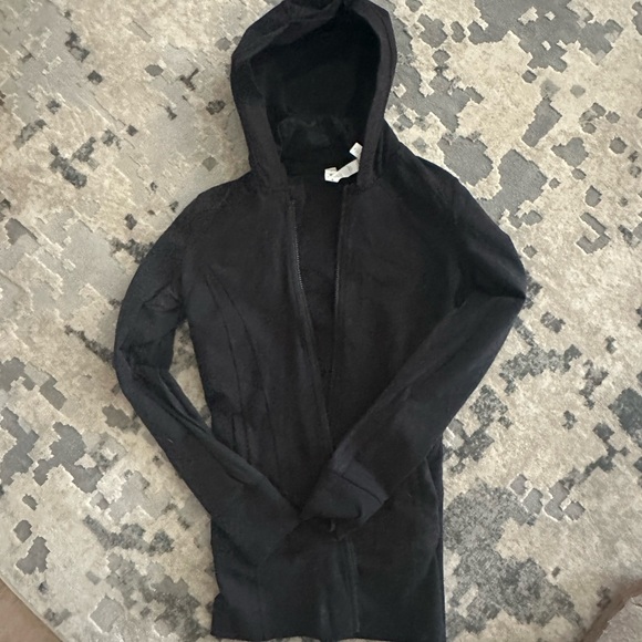 Lululemon jacket - Picture 1 of 2